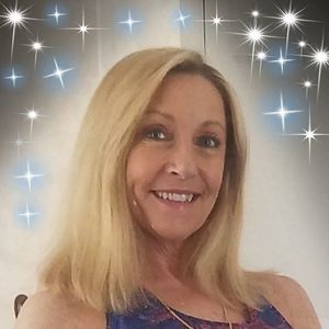 Meet your Posher, Dee dee